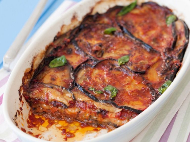 VinGustandoItalia, le misteriose origini della Parmigiana di melanzane e le diverse possibilità di vino da abbinare….