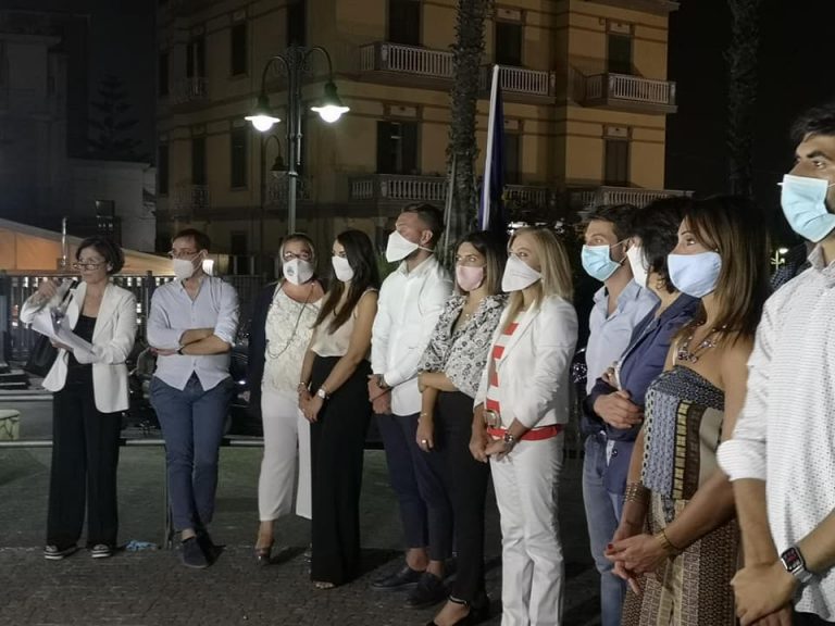 Sant’Anastasia, Rosalba Punzo chiude la campagna elettorale: «I miei competitor si danno, da soli, meriti che nessuno pensa di dare a loro»