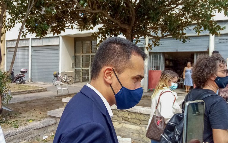 Di Maio nella 219 di Pomigliano: “Cittadini abbandonati: Del Mastro agirà per loro” (le foto)