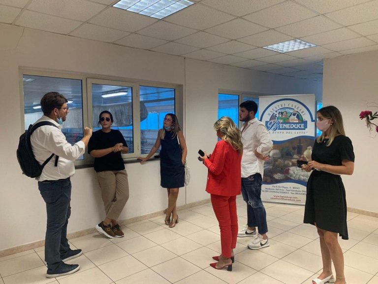Sant’Anastasia, la senatrice Gadda, promotrice della legge contro gli sprechi alimentari, incontra imprenditori