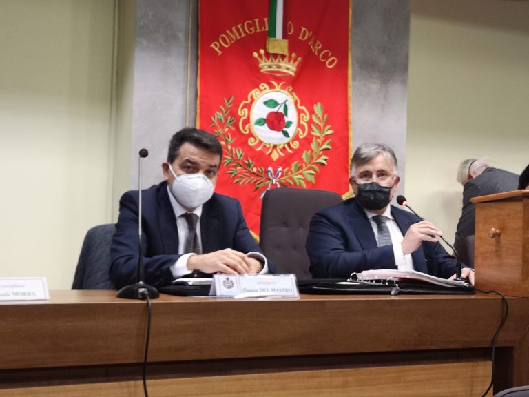 Minacce al sindaco di Pomigliano, Del Mastro accusa: “Cemento, mafiosi e media dietro i proiettili”