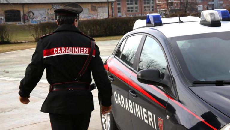 Afragola, vìola i domiciliari per rubare pezzi di un’auto: 48enne arrestato dai Carabinieri