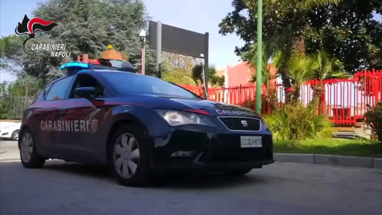 Afragola, Carabinieri arrestano 3 persone per tentata rapina, resistenza a pubblico ufficiale e danneggiamento aggravato di un’auto dell’Arma