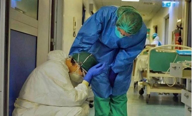 Covid-19, la “solitudine” e i turni massacranti degli infermieri dell’ospedale di Nola