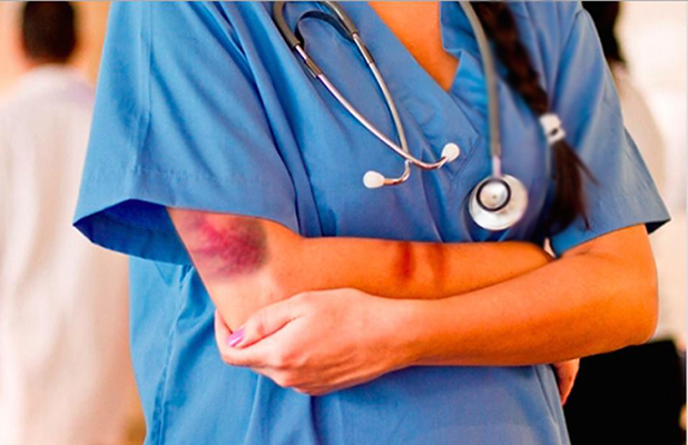Da eroi a bersagli: escalation di aggressioni e raid contro medici e infermieri