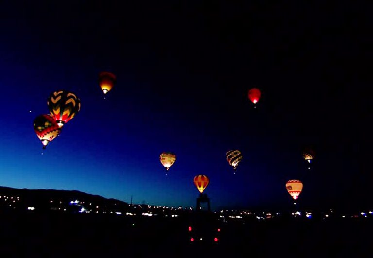 Somma Vesuviana, domenica in quattro piazze del vesuviano si alzerà una mongolfiera di luce per le vittime del covid