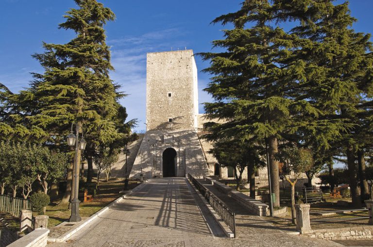 “Campania, castelli come musei” il nuovo libro dell’Associazione Terre di Campania
