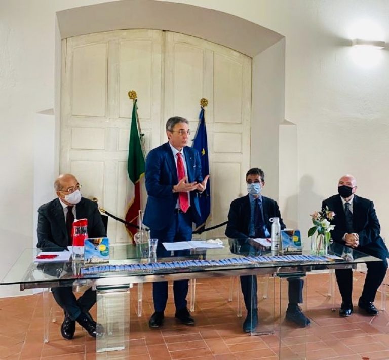 Terra dei Fuochi, Ministro Costa: “Nella Reggia di Carditello nasce l’osservatorio ambientale.”