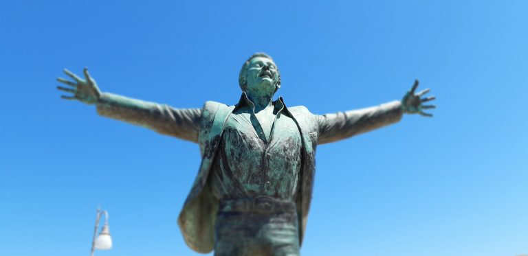 Il 9 gennaio del 1928 nasce Modugno, il padre dei cantautori