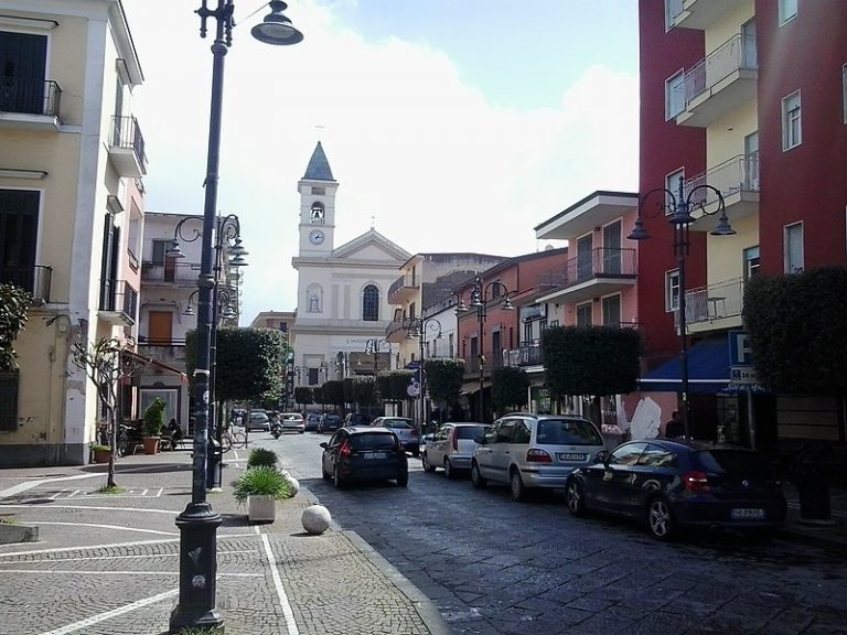 Poggiomarino, l’opposizione solleva dubbi sul rifacimento dei marciapiedi di Via Roma.