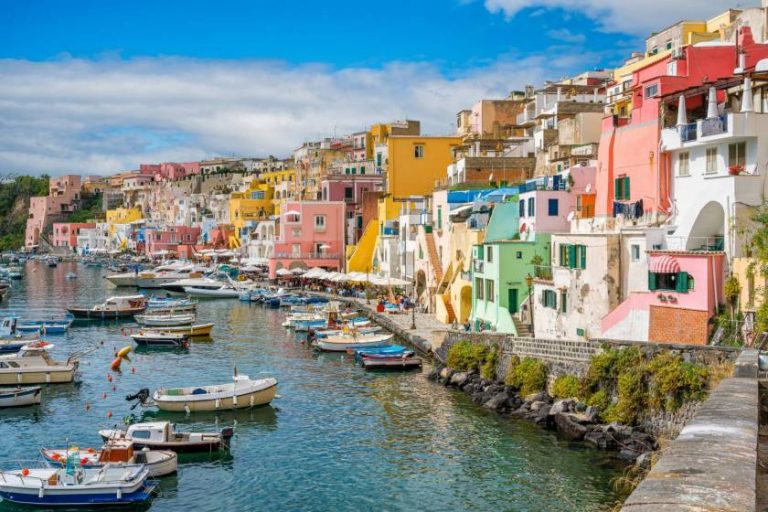 Campania, Procida è capitale della cultura italiana 2022