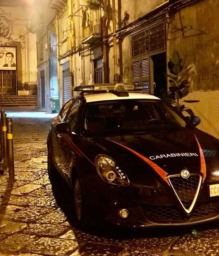 Napoli, controlli anti-covid dei Carabinieri: lotta al gioco clandestino.