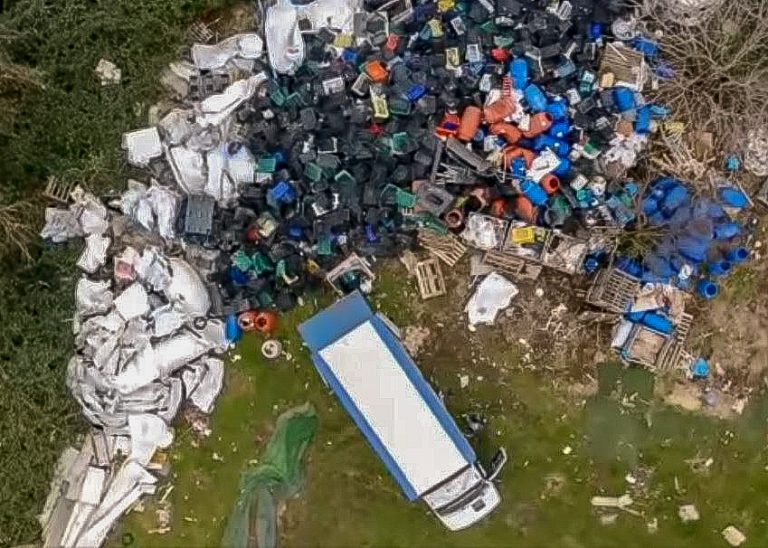 Acerra/Casalnuovo: inquinatori incastrati dal drone degli ambientalisti. Denunce e sequestri