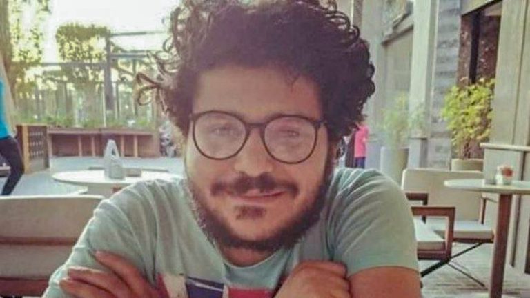 Il voto di Pomigliano per Zaki: cittadinanza si, ritiro dell’ambasciatore no. Avilio: “Amareggiati”