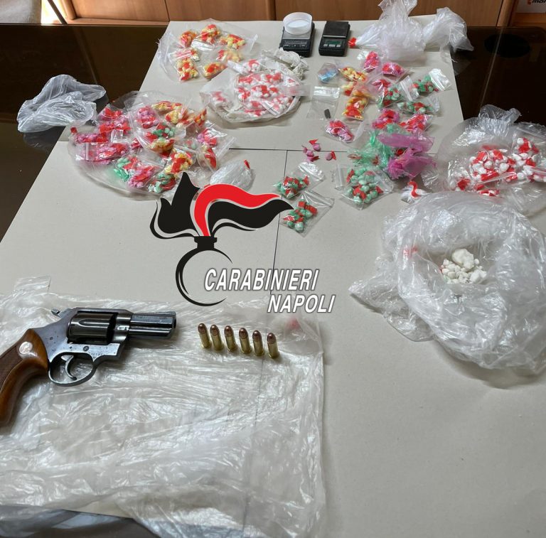 Sant’Anastasia, sorpreso a confezionare crack e cocaina: arrestato