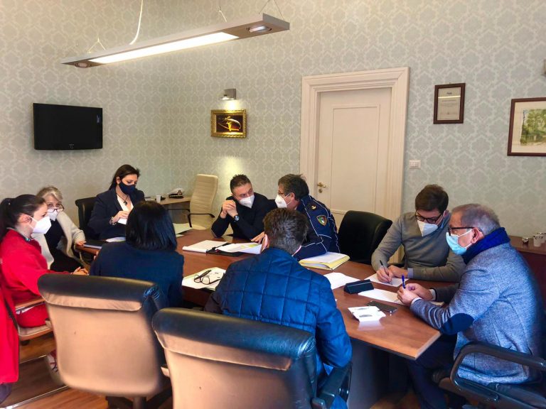 Sant’Anastasia, il sindaco Esposito ha convocato il Coc sul rapporto “Covid e Scuole”.