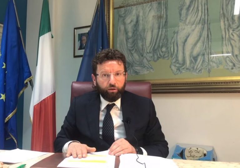 Acerra, il sindaco scrive a De Magistris:”Contrari ad accogliere i rifiuti di Roma”