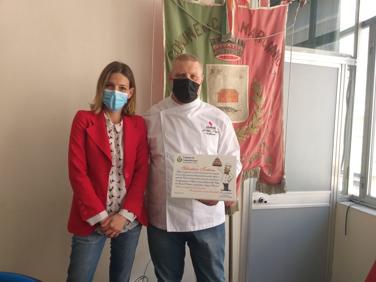 Casamarciano, il Sindaco De Stefano consegna una targa al pastrychef Salvatore Tortora