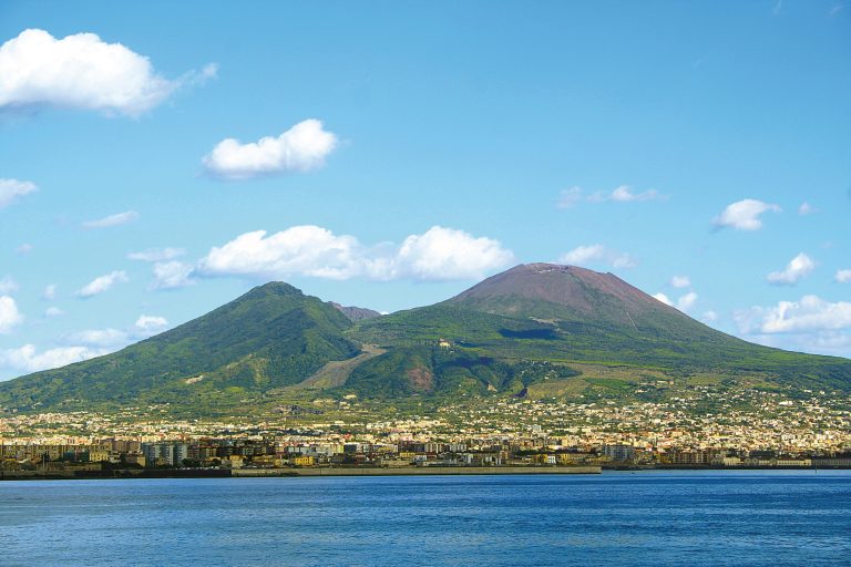 Parco Nazionale del Vesuvio, ripartenza della fruizione turistica in sicurezza per le visite al Gran Cono