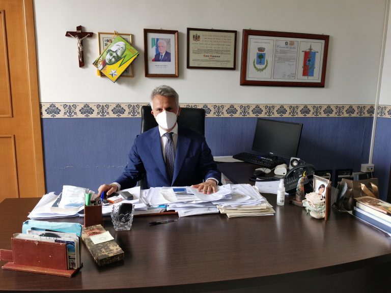 Ottaviano, covid e vaccini, la proposta del sindaco Capasso:  “Vacciniamo i maturandi”