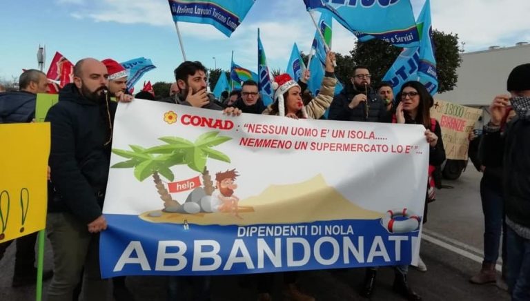 Ex Auchan di Nola e Giugliano, salvataggio in dubbio: 214 posti a rischio. Paura anche per Afragola e Quarto