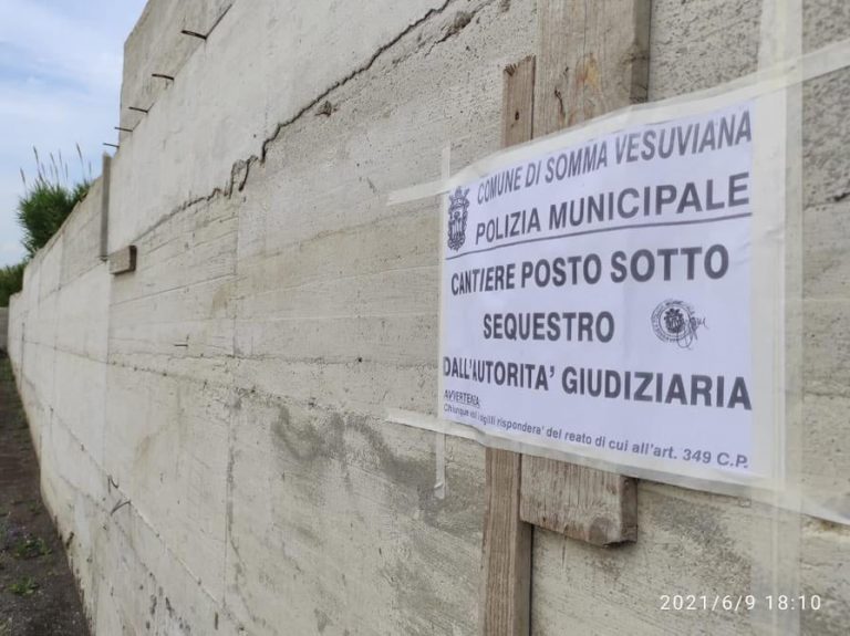 Somma Vesuviana, sequestrate opere abusive di proprietà di due consiglieri di maggioranza