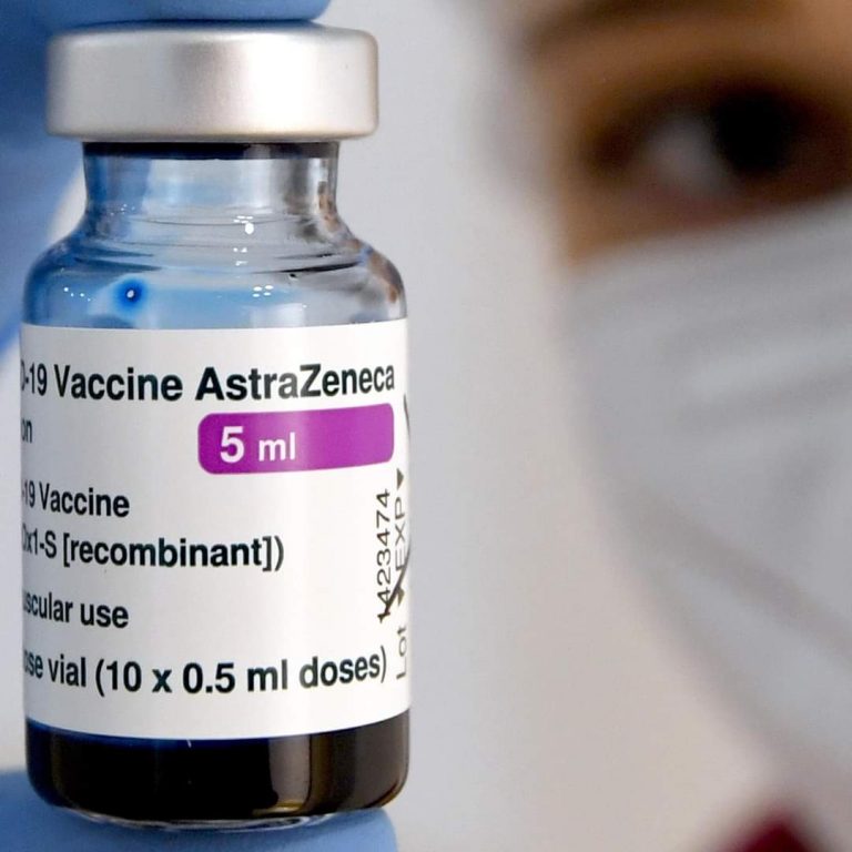Vaccini, Cts: AstraZeneca solo per gli over 60