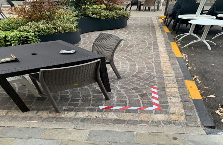 Commercio: a Pomigliano un nastro adesivo contro il tavolino selvaggio