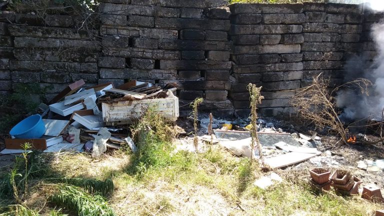 Comiziano, incendio di rifiuti: denunciati i colpevoli