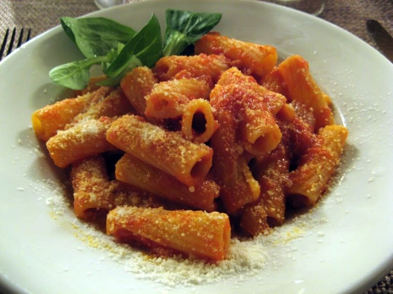 Ricette di Biagio: i rigatoni della vigna. Fellini creò uno spot geniale per i “rigatoni” Barilla