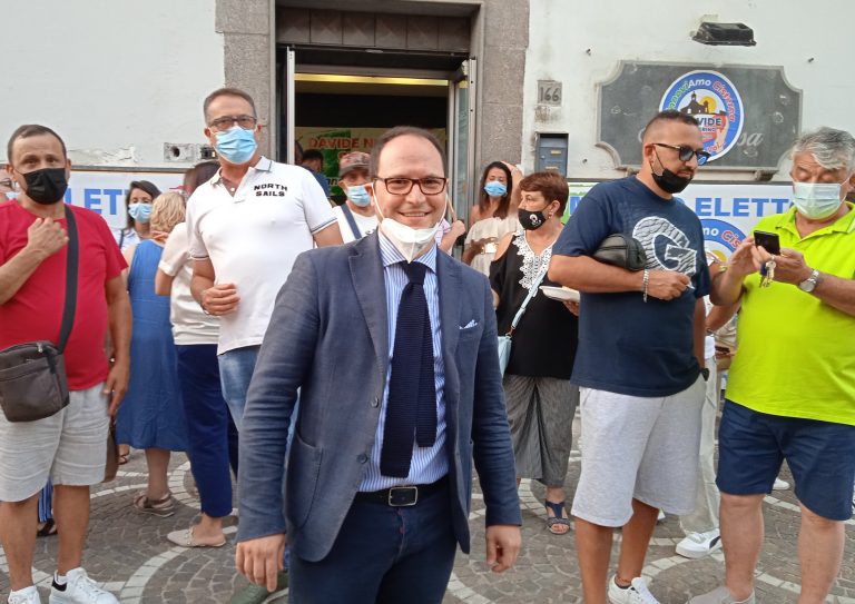 Elezioni a Castello di Cisterna, debutta Nocerino, rivale del sindaco: è il suo assessore