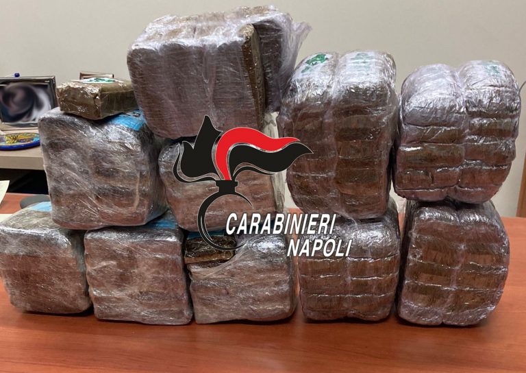 Corriere incastrato da una soffiata: “E’ lui”. In auto 10 chili di droga