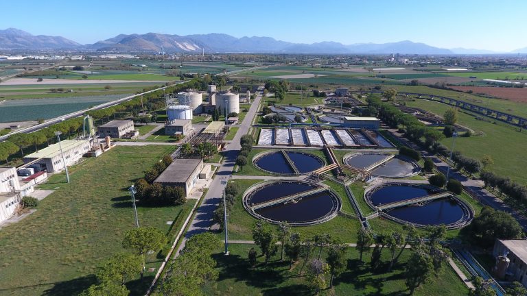 Depuratore di Acerra e impianti dei Regi Lagni: la Suez investe 450 milioni per un mare più pulito