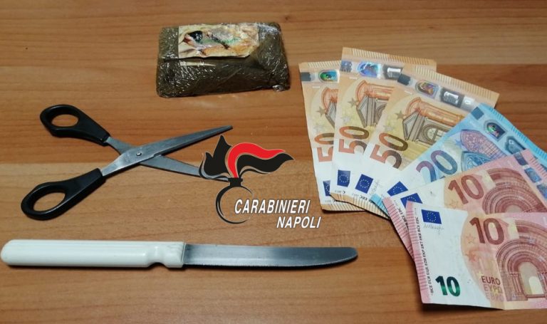 Beccato in motorino a Pugliano con un panetto di marijuana