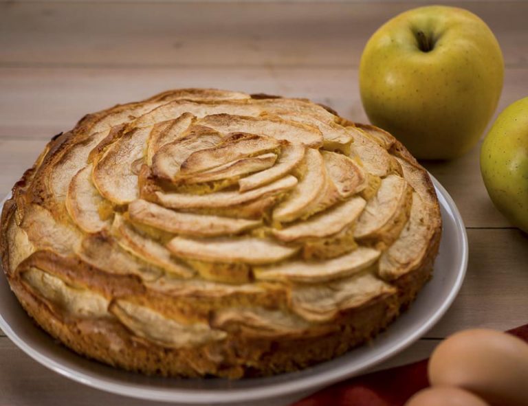 Le Ricette di Biagio: la torta di mele. Le mele pericolose dei giardini incantati…