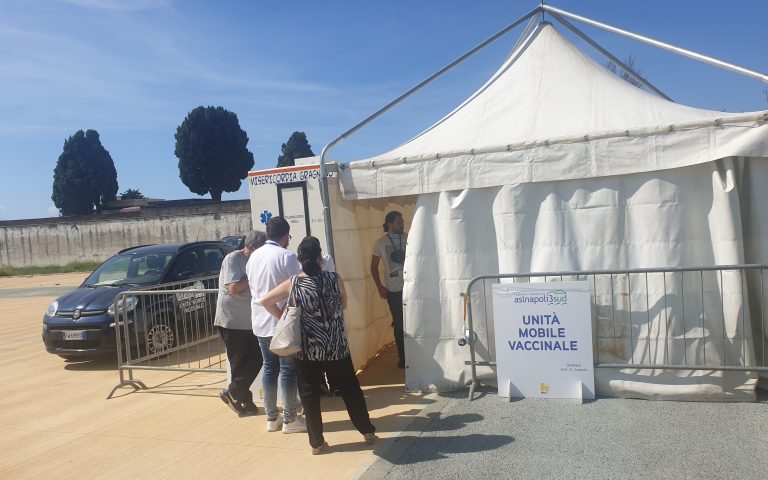 Vaccialmercato, in 100 all’Open Day per la prima dose