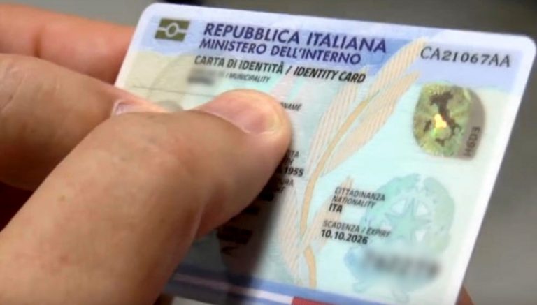 Foto sua, carta di identità di un’altra: doveva incassare vincita su conto online