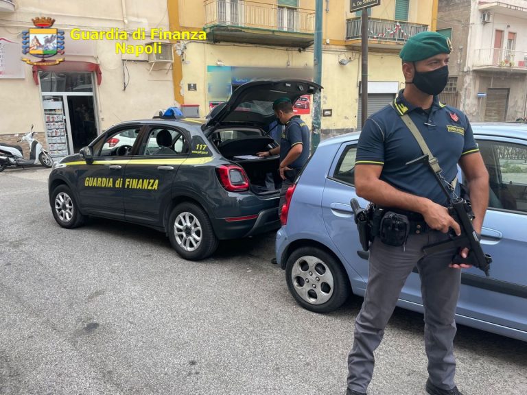 Armi e droga, città assediata da Finanza: 31 denunce e oltre 800 controllati