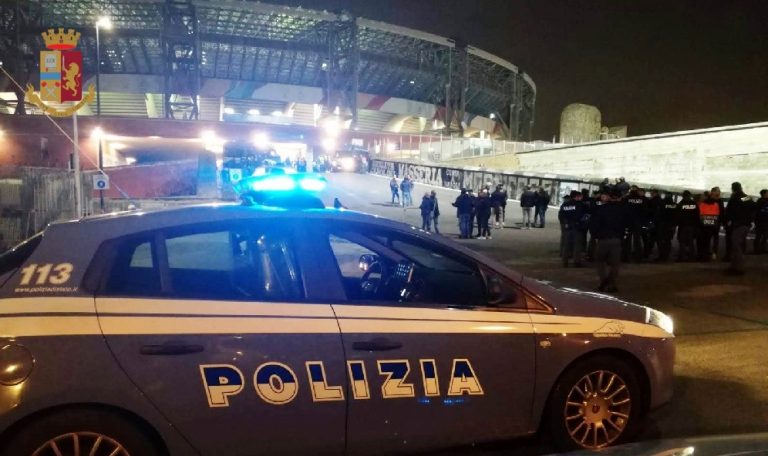 Si siedono al posto sbagliato allo stadio, multati 30 tifosi del Napoli