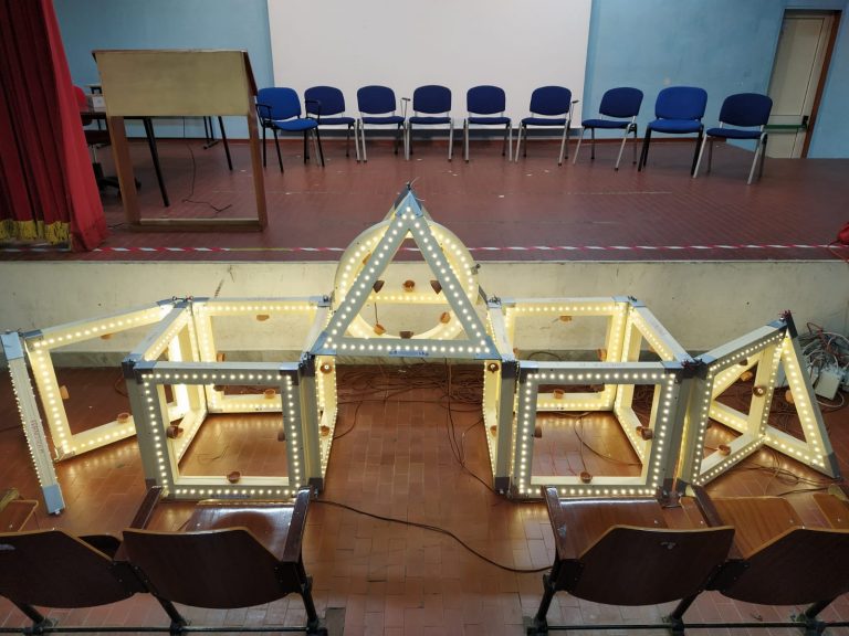 Il Casamale illuminato a Led, il Majorana dà nuova luce al rione