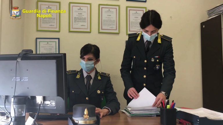 Vino e liquori illegali, Finanza arresta 4 fratelli: sequestrati Rolex, auto e ditte