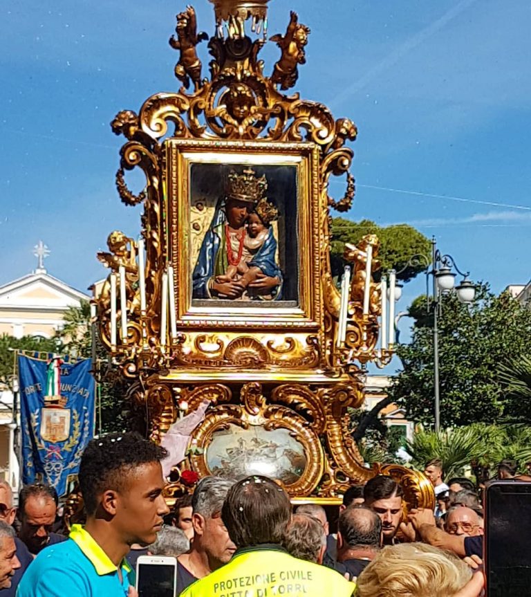 Contagi in risalita, niente processione per la Madonna della Neve