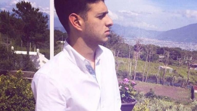 Cade da impalcatura e muore a 23 anni: lavorava in un’azienda di articoli sportivi