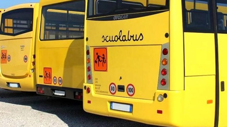 Ragazzina ipovedente non può andare a scuola: stop al trasporto dedicato