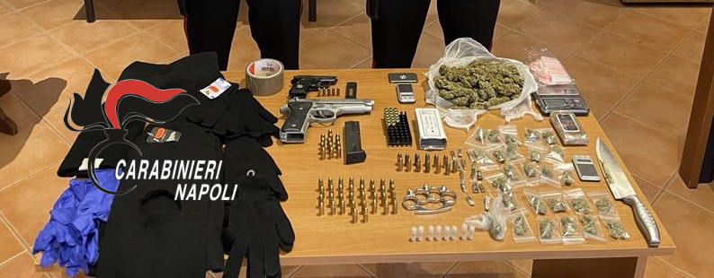 Pomigliano, madre e figlio giovanissimo arrestati per armi e droga