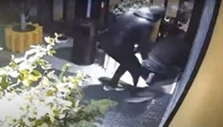 Ladri all’assalto dell’Alquimia Cafè di Volla: il raid in un filmato