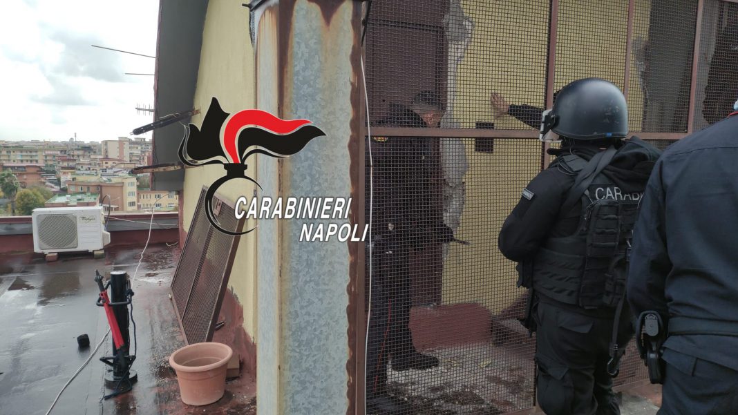 Carabinieri nel rione 219 a caccia di armi e droga