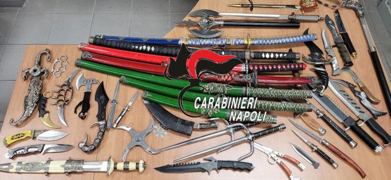 L’ultimo samurai abita a Torre del Greco: in casa gli trovano un arsenale