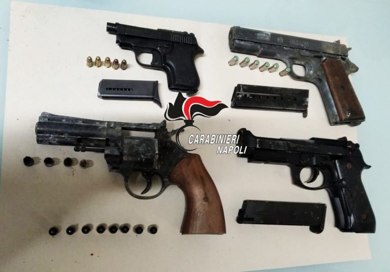 Blitz a Cisterna, trovato l’arsenale della mala: pistole nascoste anche nei serbatoi
