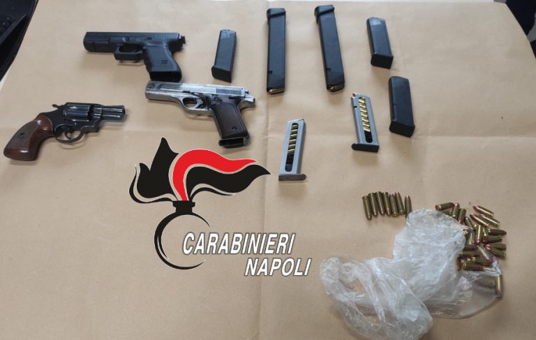 Carabinieri trovano arsenale nel terreno coi serbatoi del gas